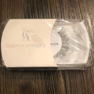 Camera Aunique Beauty / Mary Lash